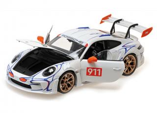 PORSCHE 911 (992) GT3RS - 2023 - WHITE/ORANGE DECOR Minichamps 1:18 Metallmodell mit zu öffnenden Hauben und Türen!