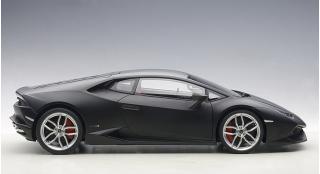 Lamborghini Huracán LP610-4 (nero nemesis/matt black) 2014 (composite model/full openings) AUTOart 1:12