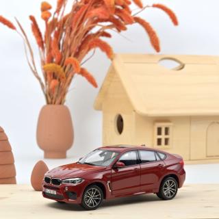 BMW X6 M 2015 - Red metallic Norev 1:18 Metallmodell 4 Türen, Motorhaube und Kofferraum zu öffnen!