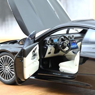 Mercedes-Benz CLE Coupé 2024 Obsidian Black met 1:18 Norev 1:18 Metallmodell 2 Türen, Motorhaube und Kofferraum zu öffnen!