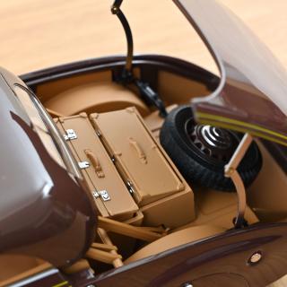 Peugeot 402 Eclipse 1937 - Chocolate  Norev 1:18 Metallmodell 2 Türen, Motorhaube und Kofferraum zu öffnen!