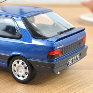 Peugeot 309 GTi16 1992 - blau - Norev 1:18 (Türen, Motorhaube... nicht zu öffnen!) Wiederauflage