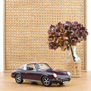 Porsche 911 E Targa 1971 Violet Norev 1:18 Metallmodell (Türen/Hauben nicht zu öffnen!)