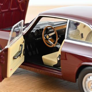 Alfa Romeo 2000 GTV 1973 Maroon  Norev 1:18 Metallmodell 2 Türen, Motorhaube und Kofferraum zu öffnen!