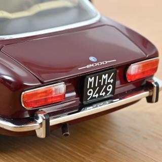 Alfa Romeo 2000 GTV 1973 Maroon  Norev 1:18 Metallmodell 2 Türen, Motorhaube und Kofferraum zu öffnen!