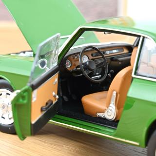 Lancia Fulvia 3 1975 - Green Norev 1:18 Metallmodell 2 Türen, Motorhaube und Kofferraum zu öffnen!