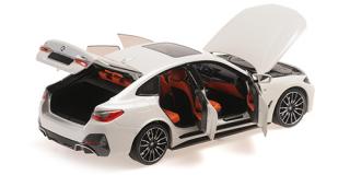 BMW i4 M50 – 2022 – WHITE METALLIC Minichamps 1:18 Metallmodell mit zu öffnenden Türen und Haube(n)