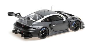 PORSCHE 911 (992) GT3 R - CARBON - CUSTOMER DELIVERY VERSION Minichamps 1:18 Metallmodell mit zu öffnenden Türen und Haube(n)