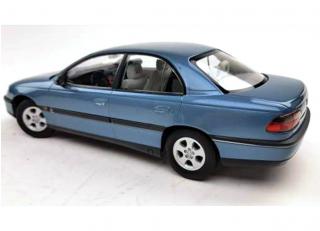 Opel Omega B 1996 polar blue metallic Triple 9 1:18 (Türen, Motorhaube... nicht zu öffnen!)