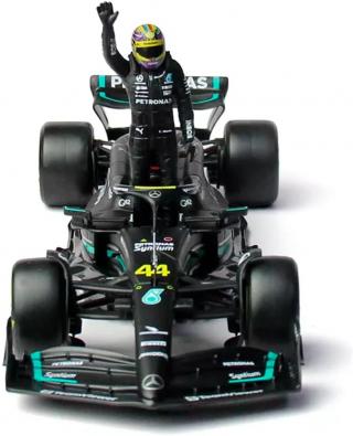 Mercedes AMG F1 W14E Lewis Hamilton mit Figur Formel 1 2023 Burago 1:24