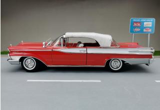 Mercury Park Lane 1959 Closed Convertible-White/Canton Red SunStar Metallmodell 1:18