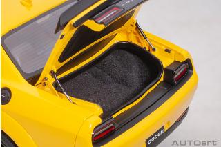 Dodge Challenger SRT Hellcat widebody 2018 (yellow jacket/satin black painted hood) (composite model/full openings) AUTOart 1:18