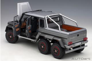 Mercedes-Benz G63 AMG 6x6 designo platinum magno AutoArt 1:18