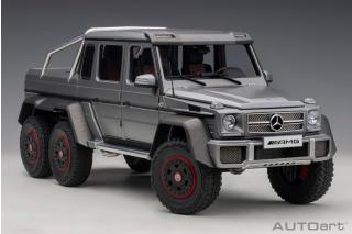 Mercedes-Benz G63 AMG 6x6 designo platinum magno AutoArt 1:18