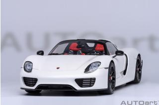 PORSCHE 918 SPYDER WEISSACH PACKAGE (WHITE/RED) AUTOart 1:18