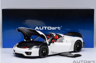 PORSCHE 918 SPYDER WEISSACH PACKAGE (WHITE/RED) AUTOart 1:18