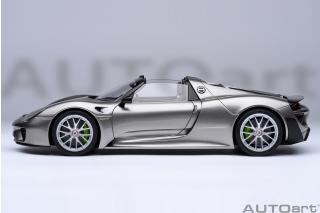 PORSCHE 918 SPYDER WEISSACH PACKAGE (LIQUID METAL SILVER) AUTOart 1:18