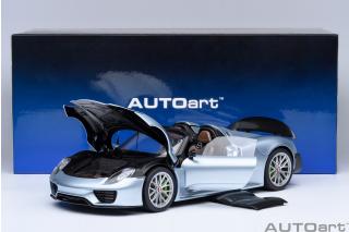 PORSCHE 918 SPYDER WEISSACH PACKAGE (LIQUID METAL CHROM/BLUE) AUTOart 1:18