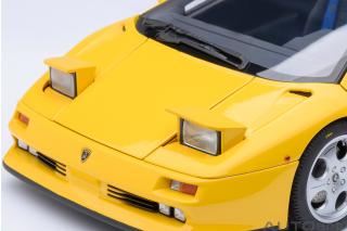 Lamborghini Diablo SE30 JOTA (SUPERFLY YELLOW) (composite model/ full openings) AUTOart 1:18