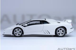 Lamborghini Diablo SE30 JOTA (IMPACT WHITE) (composite model/ full openings) AUTOart 1:18