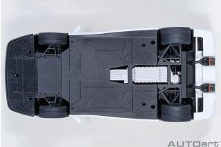 Lamborghini Diablo SE30 JOTA (IMPACT WHITE) (composite model/ full openings) AUTOart 1:18