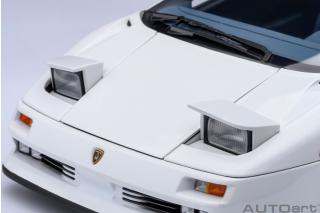 Lamborghini Diablo SE30 JOTA (IMPACT WHITE) (composite model/ full openings) AUTOart 1:18