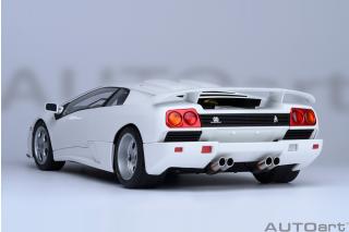 Lamborghini Diablo SE30 JOTA (IMPACT WHITE) (composite model/ full openings) AUTOart 1:18