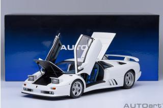 Lamborghini Diablo SE30 JOTA (IMPACT WHITE) (composite model/ full openings) AUTOart 1:18