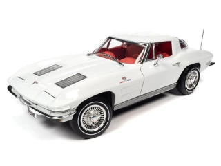 Chevrolet Corvette Coupe 1963 (MCACN) Ermine White with Red interior American Muscle Auto World 1:18