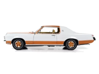 Pontiac Grand Prix (Royal Bobcat) 1969  Firefrost Gold and Cameo White Auto World 1:18