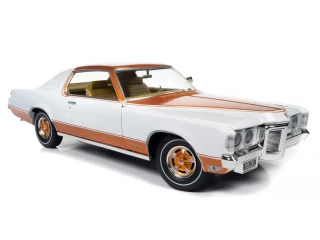 Pontiac Grand Prix (Royal Bobcat) 1969  Firefrost Gold and Cameo White Auto World 1:18