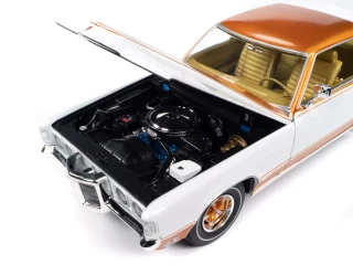 Pontiac Grand Prix (Royal Bobcat) 1969  Firefrost Gold and Cameo White Auto World 1:18