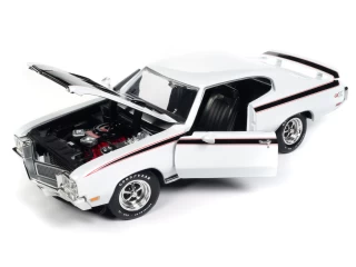 Buick Hardtop GSX (MCACN) 1970 Apollo White with Black GSX Stripes   Auto World 1:18