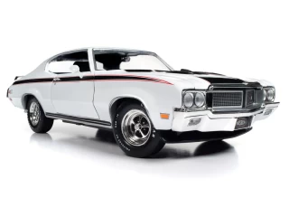 Buick Hardtop GSX (MCACN) 1970 Apollo White with Black GSX Stripes   Auto World 1:18