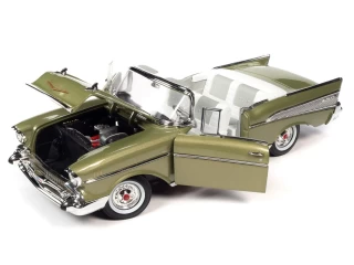 Chevrolet Bel Air Convertible 1957 Laurel Green Auto World 1:18