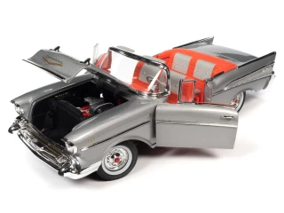 Chevrolet Bel Air Convertible 1957 Inca Silver Auto World 1:18