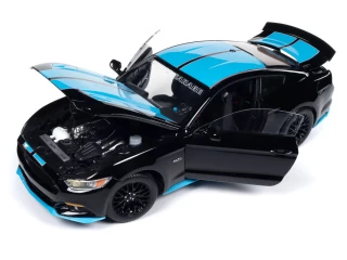 Ford Mustang Petty`s Garage 2016 Black with Petty Blue Stripes Auto World 1:18