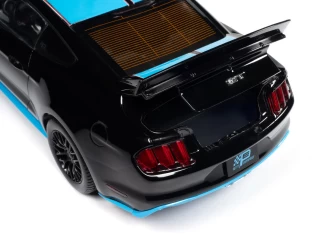 Ford Mustang Petty`s Garage 2016 Black with Petty Blue Stripes Auto World 1:18