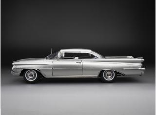 Oldsmobile “98” Hardtop 1959 – Silver SunStar Metallmodell 1:18