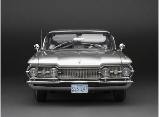 Oldsmobile “98” Hardtop 1959 – Silver SunStar Metallmodell 1:18