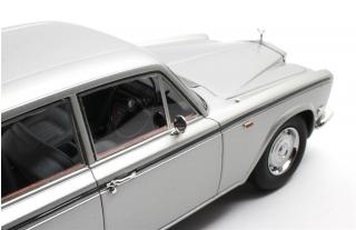 Rolls-Royce Silver Shadow silver metallic 74-77 Cult Scale Models 1:18 Resinemodell (Türen, Motorhaube... nicht zu öffnen!)