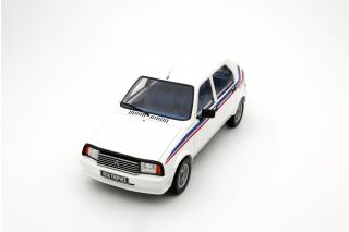 CITROËN VISA TROPHEE GR. B WHITE 1983 OttO mobile 1:18 Resinemodell (Türen, Motorhaube... nicht zu öffnen!)