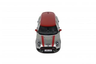 Mini Clubman (F54) JCW Melting Silver III 2021 OttO mobile 1:18 Resinemodell (Türen, Motorhaube... nicht zu öffnen!)