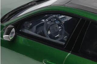 PEUGEOT 308 GT OLIVE GREEN 2022 OttO mobile 1:18 Resinemodell (Türen, Motorhaube... nicht zu öffnen!)