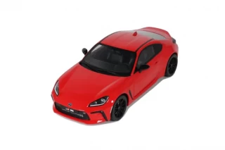 TOYOTA GR86 ROUGE FLAMBOYANT 2022 OttO mobile 1:18 Resinemodell (Türen, Motorhaube... nicht zu öffnen!)