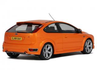 Ford Focus MK2 ST 2.5  Electric orange 2006 - Rechtslenker (999 pcs) OttO mobile 1:18 Resinemodell (Türen, Motorhaube... nicht zu öffnen!)