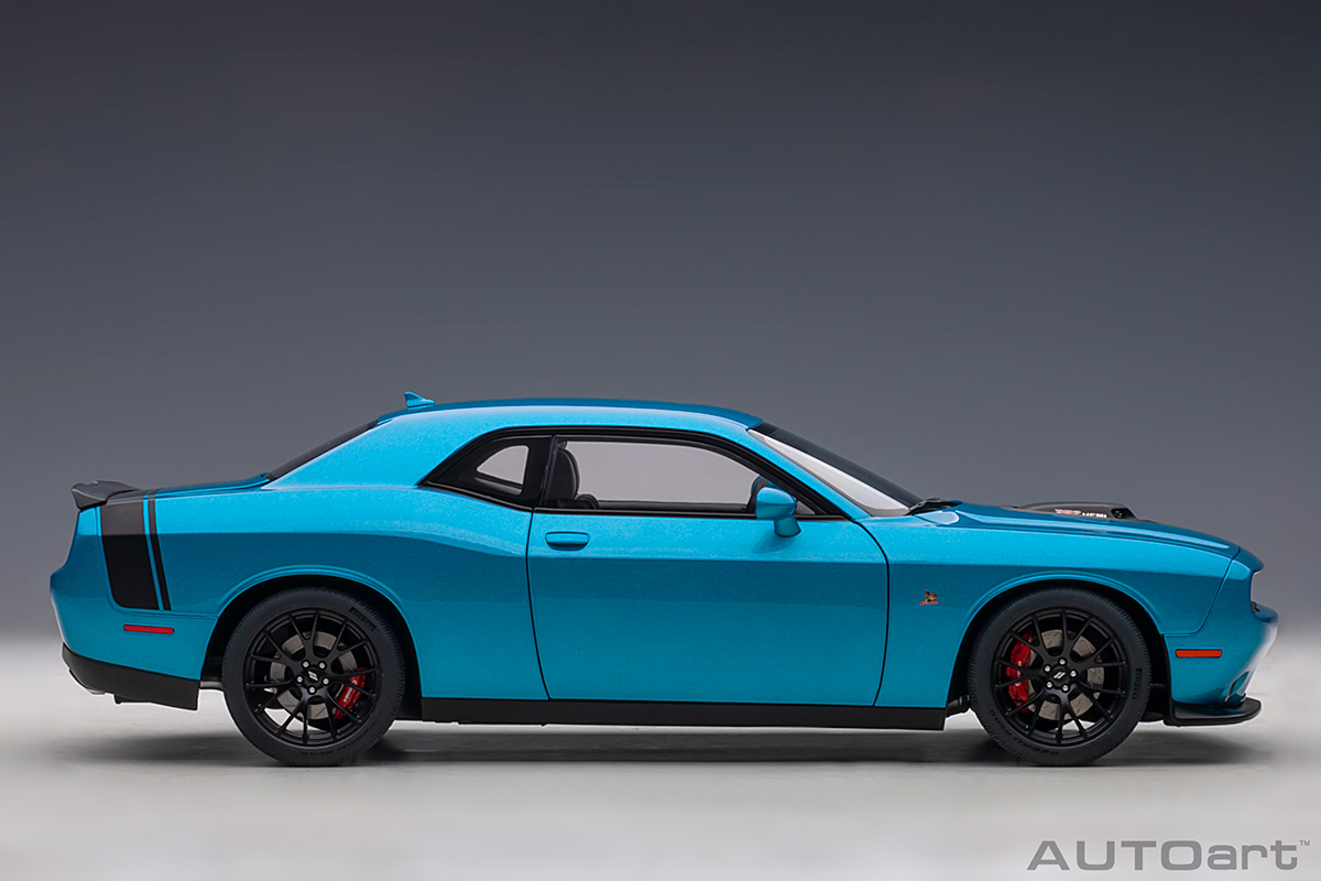 Modellauto Dodge Challenger R T Scat Pack 2018 B5 Blue Pearl Coat Composite Model Full Openings Autoart 1 18 Bei Modellauto18 De